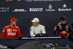 Foto zur News: Sebastian Vettel (Ferrari), Valtteri Bottas (Mercedes) und Max Verstappen (Red Bull)