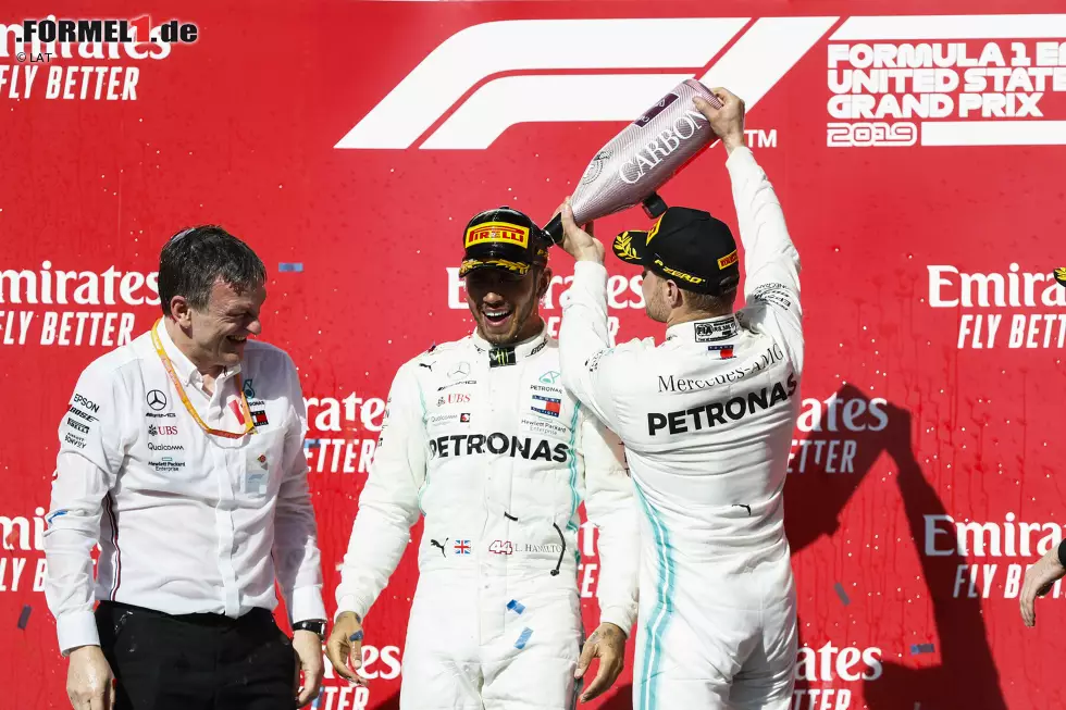 Foto zur News: Lewis Hamilton (Mercedes) und Valtteri Bottas (Mercedes)