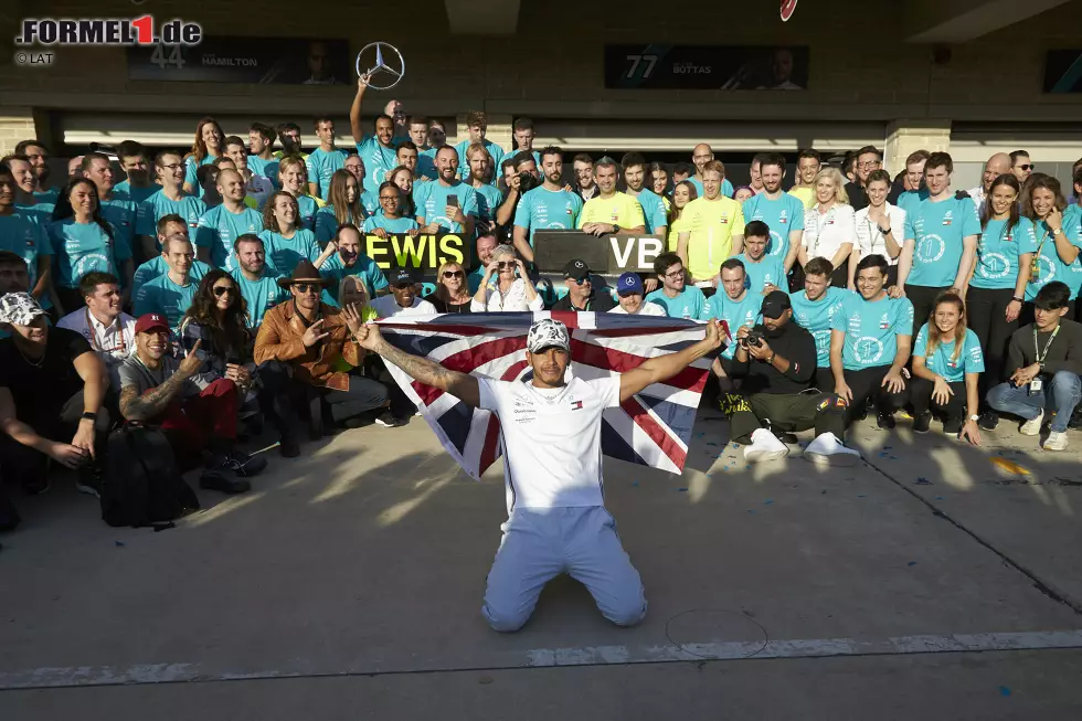 Foto zur News: Lewis Hamilton (Mercedes) und Valtteri Bottas (Mercedes)