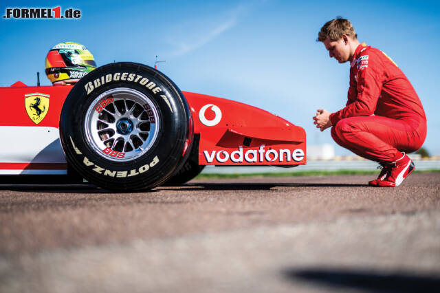 Foto zur News: Mick Schumacher durfte den F2002 in Fiorano fahren. In jenem Ferrari wurde Vater Michael 2002 Weltmeister ...
