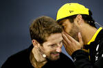 Foto zur News: Romain Grosjean (Haas) und Daniel Ricciardo (Renault)