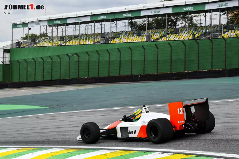 Foto zur News: Bruno Senna im McLaren MP4/4 von Onkel Ayrton aus 1988