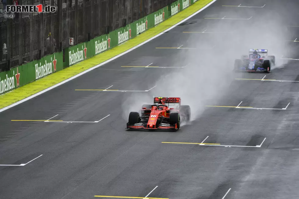 Foto zur News: Charles Leclerc (Ferrari) und Pierre Gasly (Toro Rosso)