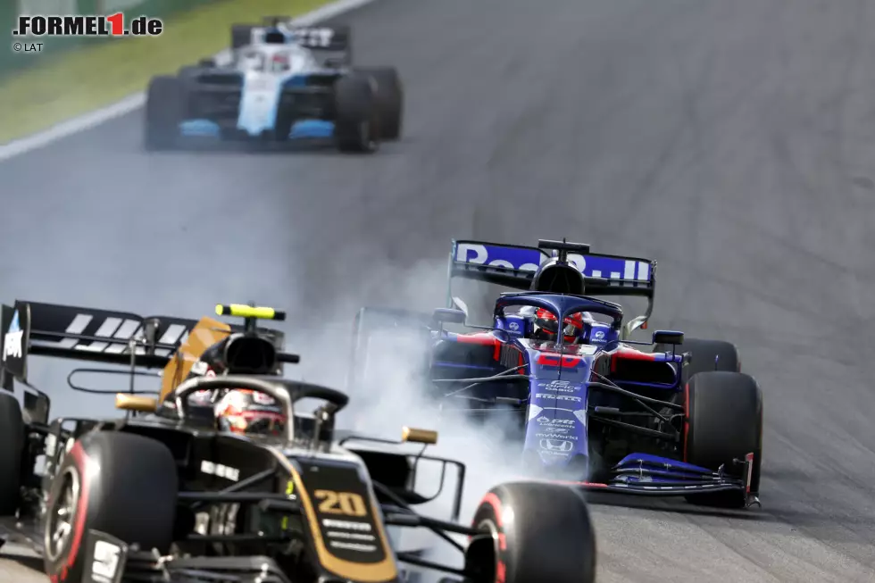 Foto zur News: Kevin Magnussen (Haas) und Daniil Kwjat (Toro Rosso)