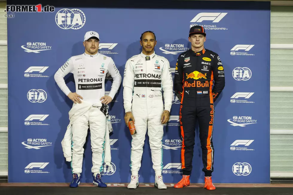 Foto zur News: Valtteri Bottas (Mercedes), Lewis Hamilton (Mercedes) und Max Verstappen (Red Bull)