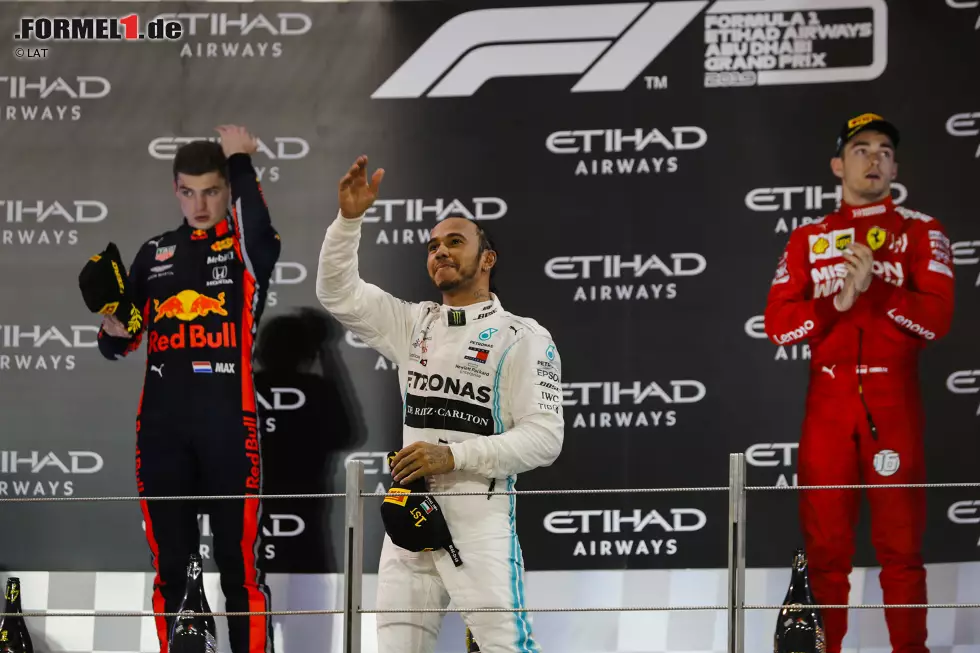 Foto zur News: Max Verstappen (Red Bull), Lewis Hamilton (Mercedes) und Charles Leclerc (Ferrari)