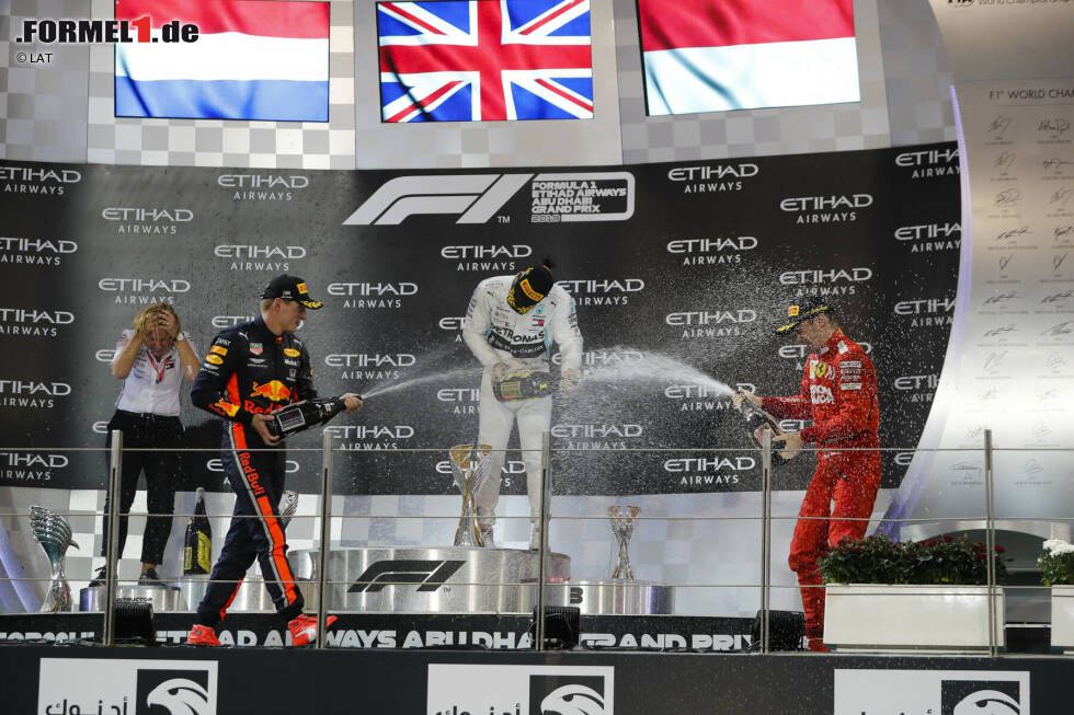 Foto zur News: Max Verstappen (Red Bull), Lewis Hamilton (Mercedes) und Charles Leclerc (Ferrari)