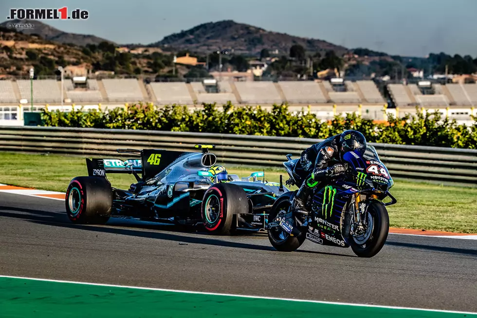 Foto zur News: Valentino Rossi und Lewis Hamilton