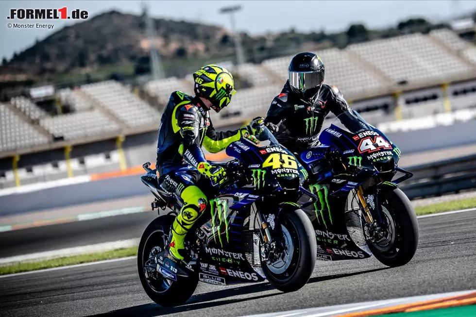 Foto zur News: Valentino Rossi und Lewis Hamilton