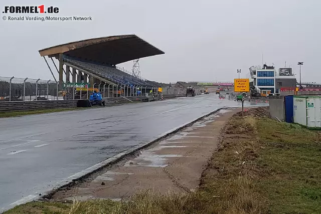 Foto zur News: Zandvoort nimmt Formen an: Im Februar soll die Renovierung abgeschlossen sein. Derzeit sieht die Rennstrecke noch so aus ...