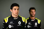 Foto zur News: Esteban Ocon (Renault) und Daniel Ricciardo (Renault)