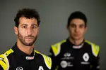 Foto zur News: Daniel Ricciardo (Renault) und Esteban Ocon (Renault)