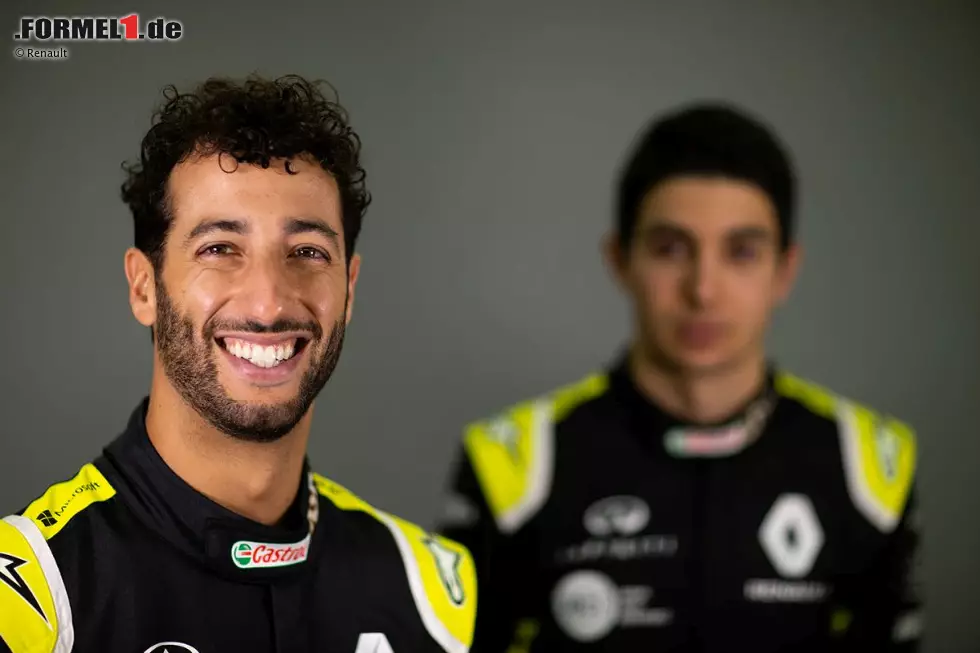 Foto zur News: Daniel Ricciardo (Renault) und Esteban Ocon (Renault)