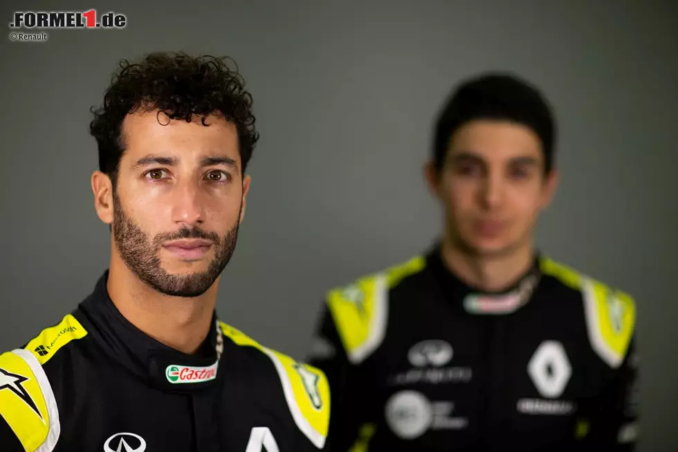 Foto zur News: Daniel Ricciardo (Renault) und Esteban Ocon (Renault)