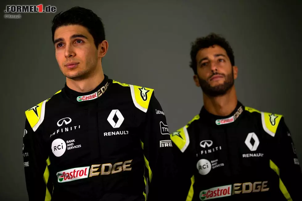 Foto zur News: Esteban Ocon (Renault) und Daniel Ricciardo (Renault)