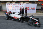 Foto zur News: Kevin Magnussen und Romain Grosjean (Haas)