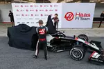 Foto zur News: Kevin Magnussen und Romain Grosjean (Haas)