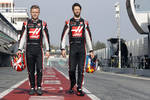 Foto zur News: Kevin Magnussen und Romain Grosjean (Haas)