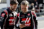 Foto zur News: Romain Grosjean und Kevin Magnussen (Haas)