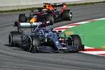 Foto zur News: Valtteri Bottas (Mercedes) und Max Verstappen (Red Bull)