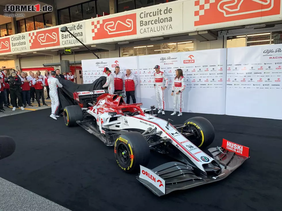 Foto zur News: Kimi Räikkönen und Antonio Giovinazzi (Alfa Romeo)