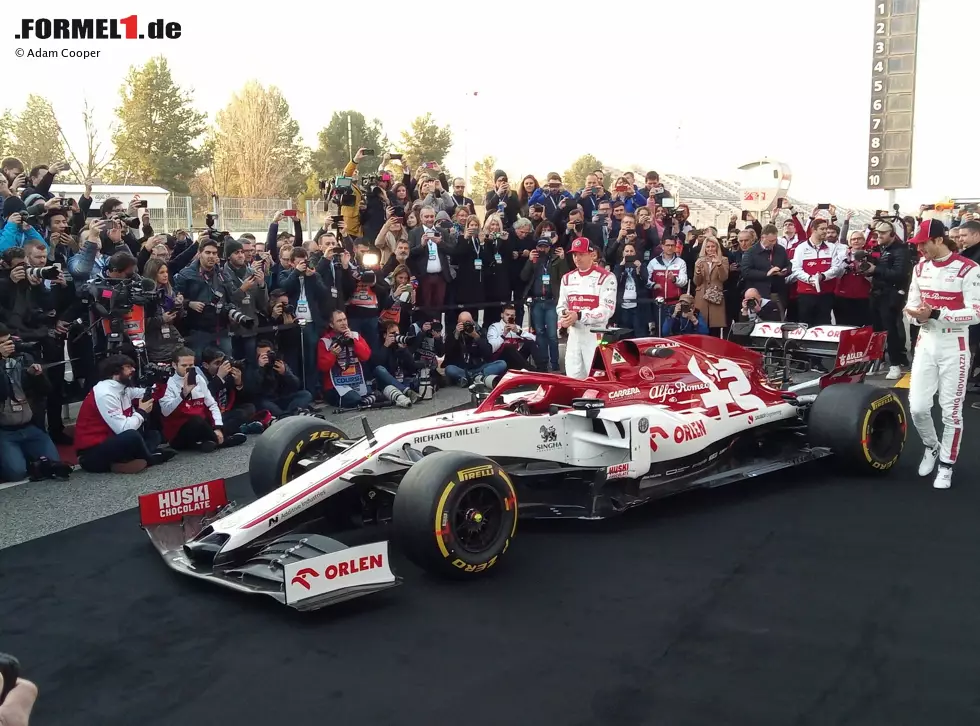 Foto zur News: Kimi Räikkönen und Antonio Giovinazzi (Alfa Romeo)