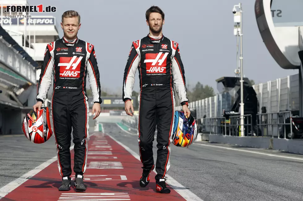 Foto zur News: Kevin Magnussen und Romain Grosjean (Haas)