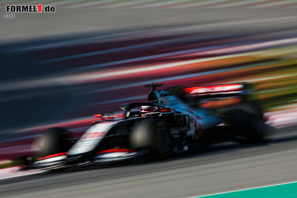 Foto zur News: Kurve 9 von Beginn an Vollgas und das mit einem Haas? Kein Problem! Klicke dich durch alle Formel-1-Autos 2020 auf der Strecke.
