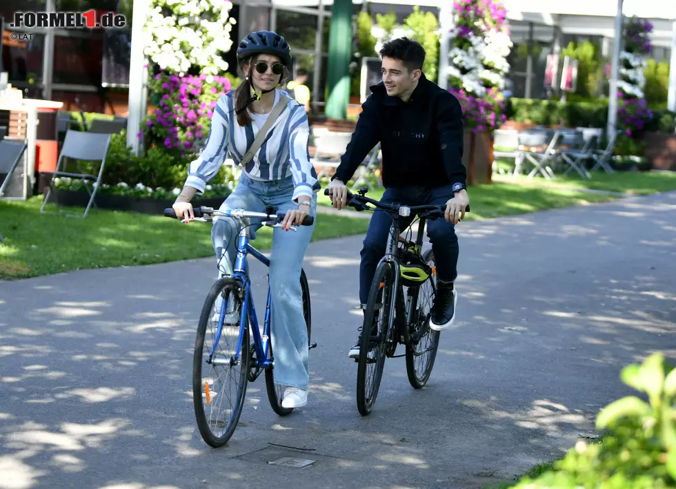 Foto zur News: Charles Leclerc (Ferrari) mit Freundin Charlotte Sine