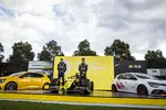 Foto zur News: Esteban Ocon (Renault) und Daniel Ricciardo (Renault)