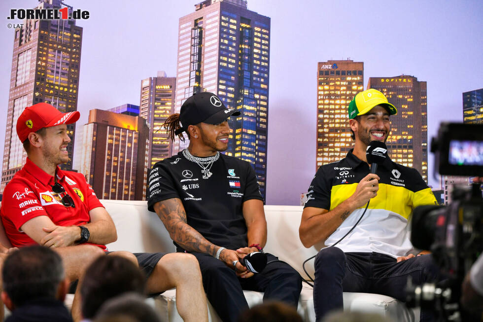 Foto zur News: Sebastian Vettel (Ferrari), Lewis Hamilton (Mercedes) und Daniel Ricciardo (Renault)