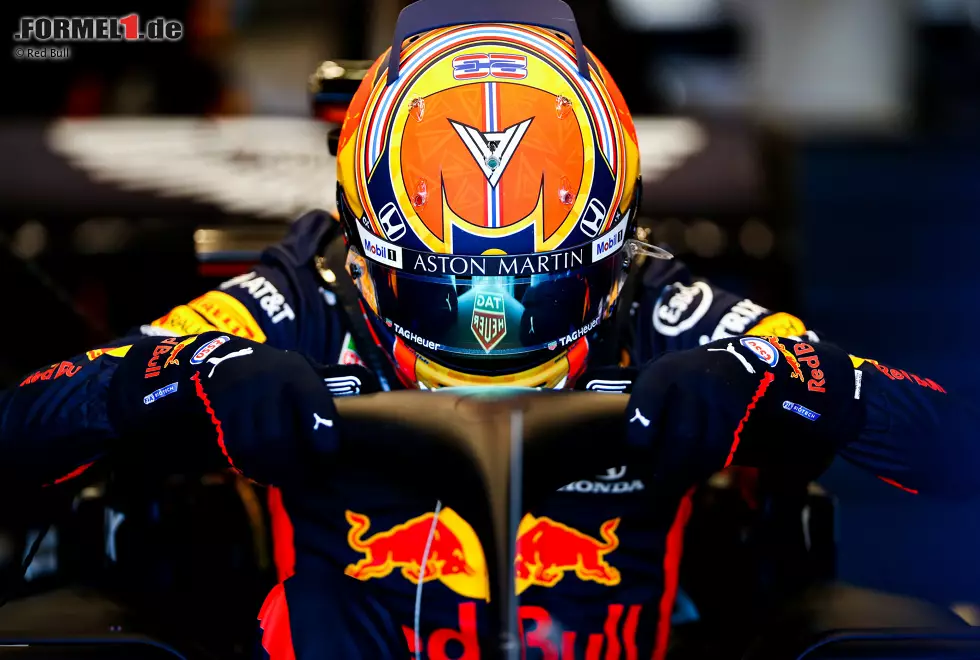 Foto zur News: Alexander Albon (Red Bull)