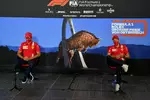 Foto zur News: Charles Leclerc (Ferrari) und Sebastian Vettel (Ferrari)