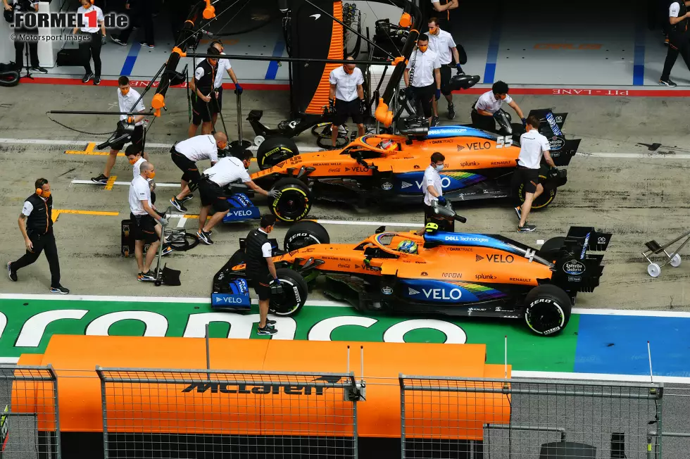 Foto zur News: Carlos Sainz (McLaren) und Lando Norris (McLaren)