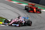 Foto zur News: Sergio Perez (Racing Point) und Charles Leclerc (Ferrari)