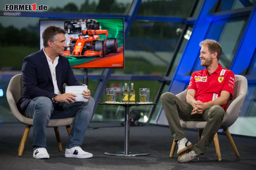 Foto zur News: Andreas Gröbl (ServusTV) und Sebastian Vettel (Ferrari)