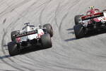 Foto zur News: Antonio Giovinazzi (Alfa Romeo) und Romain Grosjean (Haas)