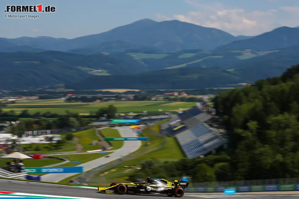 Foto zur News: Esteban Ocon (Renault)