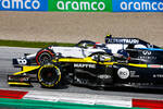 Foto zur News: Daniel Ricciardo (Renault) und Pierre Gasly (AlphaTauri)
