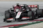 Foto zur News: Romain Grosjean (Haas) und Kimi Räikkönen (Alfa Romeo)