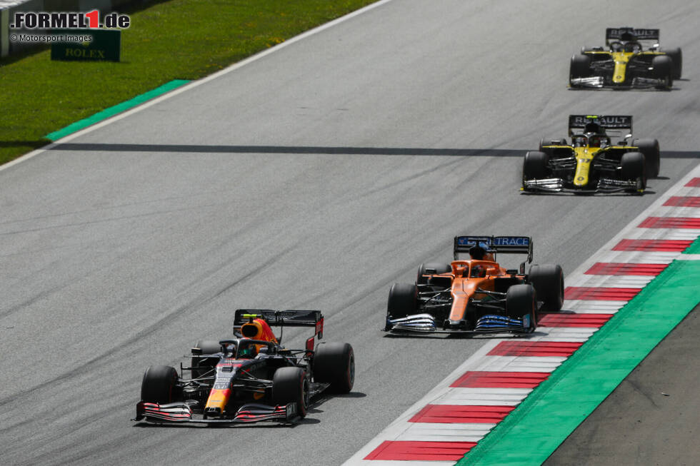 Foto zur News: Alexander Albon (Red Bull), Carlos Sainz (McLaren), Esteban Ocon (Renault) und Daniel Ricciardo (Renault)