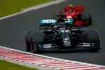 Foto zur News: Lewis Hamilton (Mercedes) und Charles Leclerc (Ferrari)