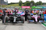 Foto zur News: Lewis Hamilton (Mercedes) und Lance Stroll (Racing Point)