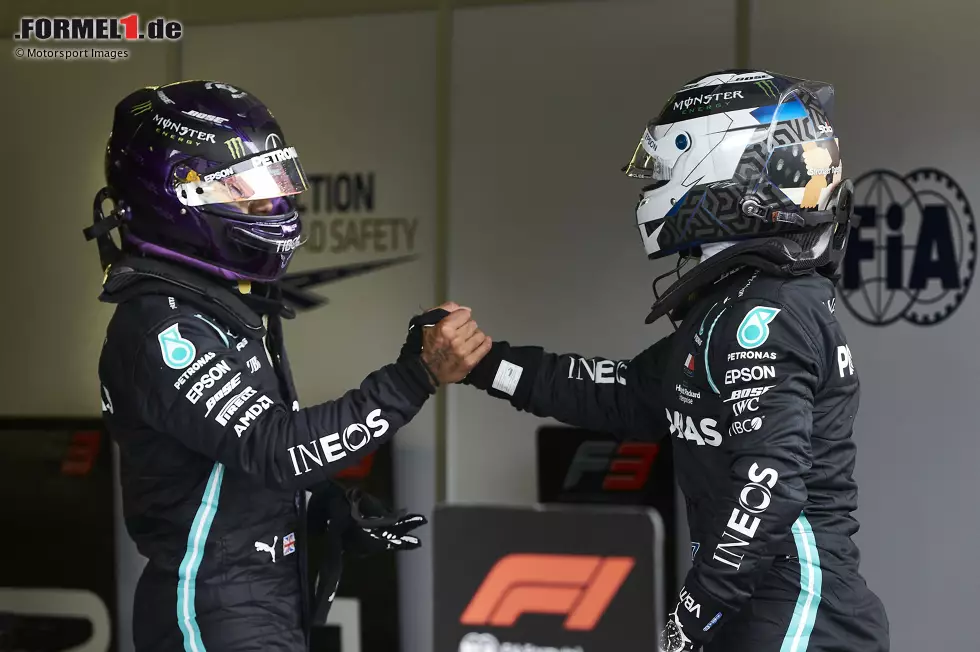 Foto zur News: Lewis Hamilton (Mercedes) und Valtteri Bottas (Mercedes)