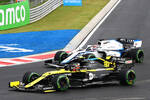 Foto zur News: Esteban Ocon (Renault) und George Russell (Williams)