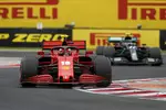 Foto zur News: Charles Leclerc (Ferrari) und Valtteri Bottas (Mercedes)