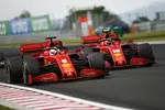 Foto zur News: Sebastian Vettel (Ferrari) und Charles Leclerc (Ferrari)