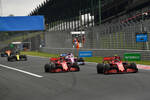 Foto zur News: Charles Leclerc (Ferrari), Sebastian Vettel (Ferrari) und Sergio Perez (Racing Point)