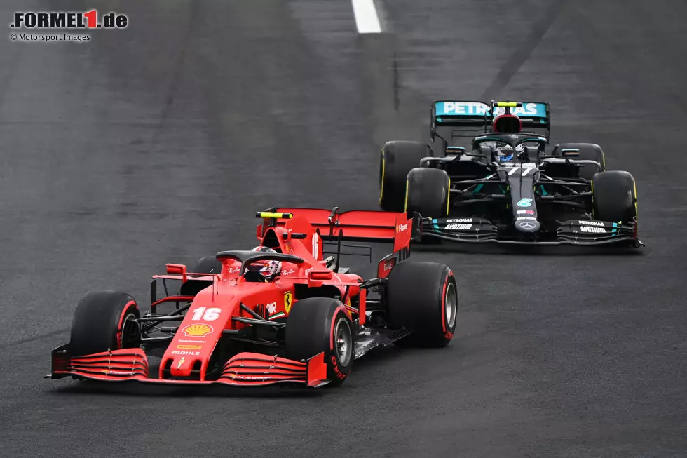 Foto zur News: Charles Leclerc (Ferrari) und Valtteri Bottas (Mercedes)