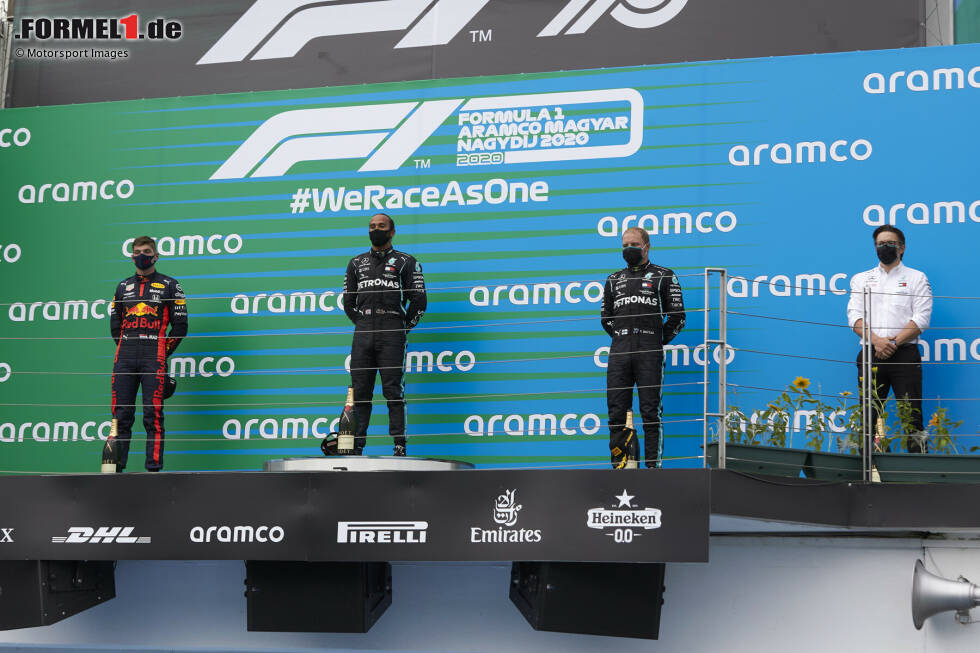 Foto zur News: Lewis Hamilton (Mercedes), Max Verstappen (Red Bull) und Valtteri Bottas (Mercedes)